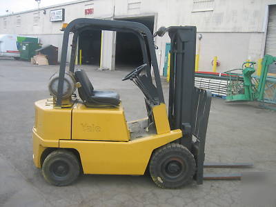 Yale 3000# forklift pneumatic tire lp powered hd