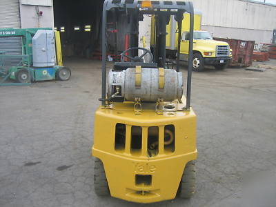 Yale 3000# forklift pneumatic tire lp powered hd