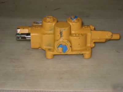 New dukes fluid power valve assembly w/handle 10FA5A1HA