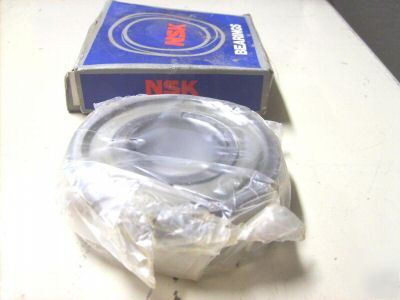 Nsk radial ball bearing 6307ZZCM AV2S 108