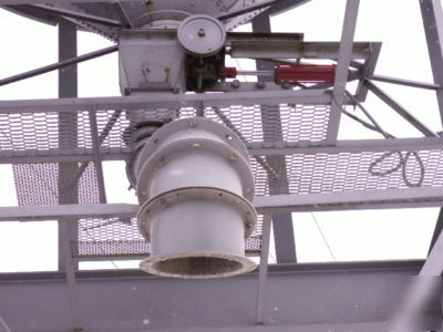 Grain bin superstructure with 2 3000 bu overhead bins