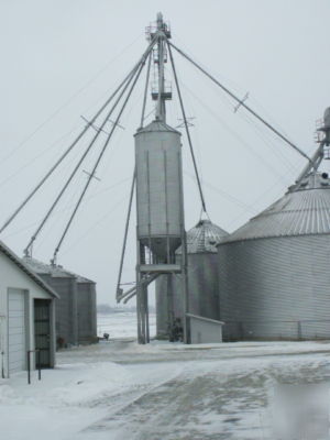 Grain bin superstructure with 2 3000 bu overhead bins