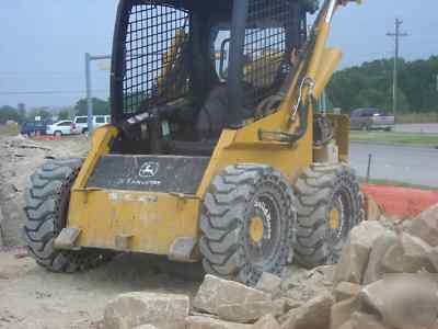 Flat - proof solid cushion skid steer tires 12-16.5 