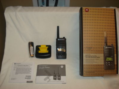 New motorola rdx RDU4160D uhf radio 450-470 new xtn mdl