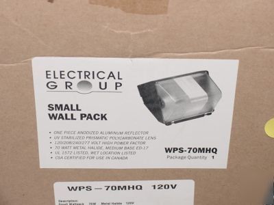 New small wall pack wps-70MHQ 70W metal halide 120V - 