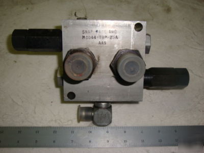 Snap tite dual relief valve - MCD44-T8P-25A aas