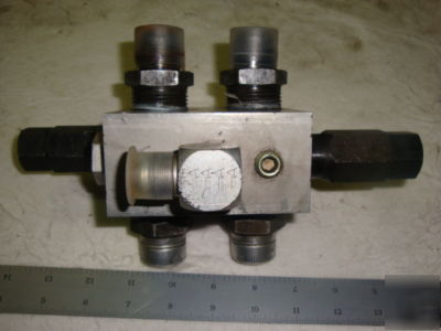 Snap tite dual relief valve - MCD44-T8P-25A aas