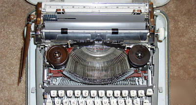 Sweet 1963 olympia de luxe sm 7 typewriter deluxe SM7 