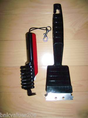 Two scraper cleaning brushes BNK1780
