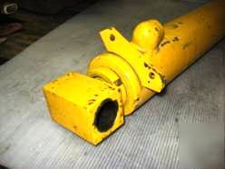 New - ford tractor hydraulic cylinder p/n D7NNB580B