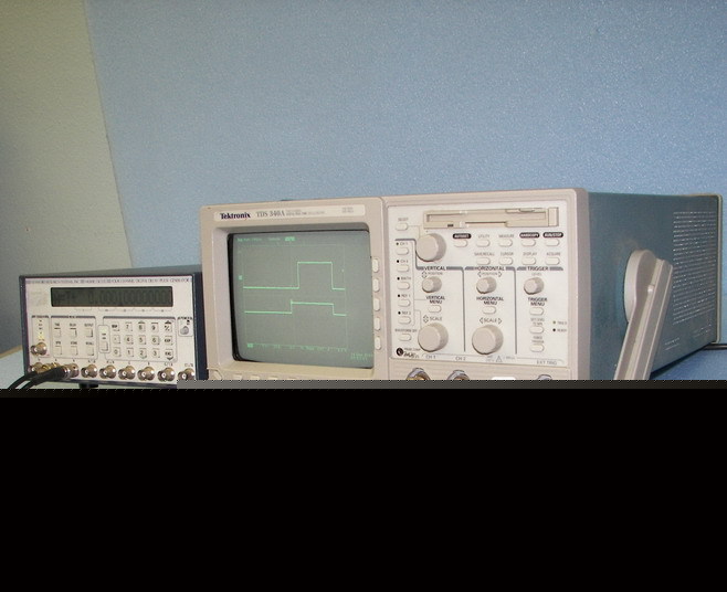 Stanford research DG535 dig. delay/pulse generator tek