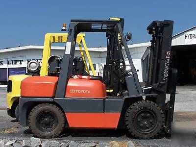 Toyota 8000 lb capacity forklift truck