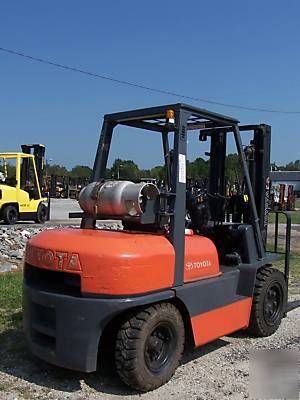 Toyota 8000 lb capacity forklift truck