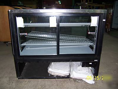 True tcgd-59 curved glass dry bakery case