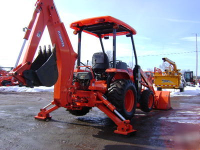 2007 kubota L39 tractor loader backhoe