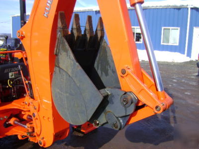 2007 kubota L39 tractor loader backhoe