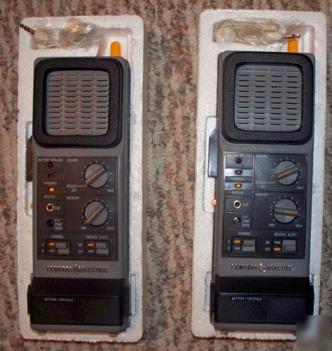  2 vintage ge cb transceiver 2 ch hand held 3-5970