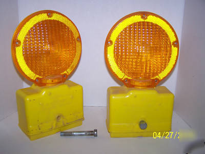 Flashing construction barricade lights (2)