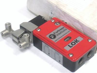 Fortress interlocks ATLOK110110 at lok safety switch