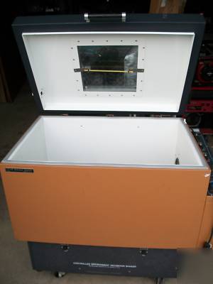 New brunswick scientific series 25 incubator shaker 