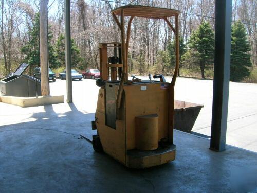 Yale model M2OR-E45071 fork lift