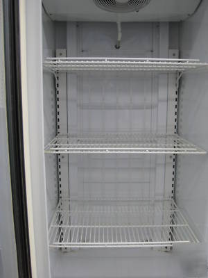 Master-bilt freezer reach in merchandiser blg-27HD