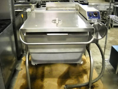 Cleveland 30 gallon braising pan tilting skillet, elect