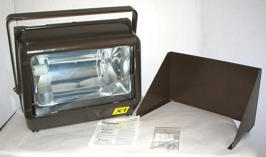 G.e. PF1000 powerflood light fixture w/glare shield