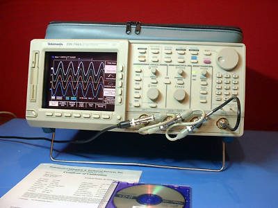 Tek TDS744A 4CH color digitizing oscilloscope 2GS/s