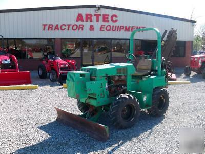 2004 ditch witch 3700DD ride on trencher - side shift