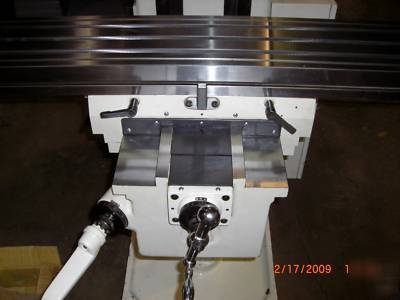 Never used, darbert, vertical knee type milling machine