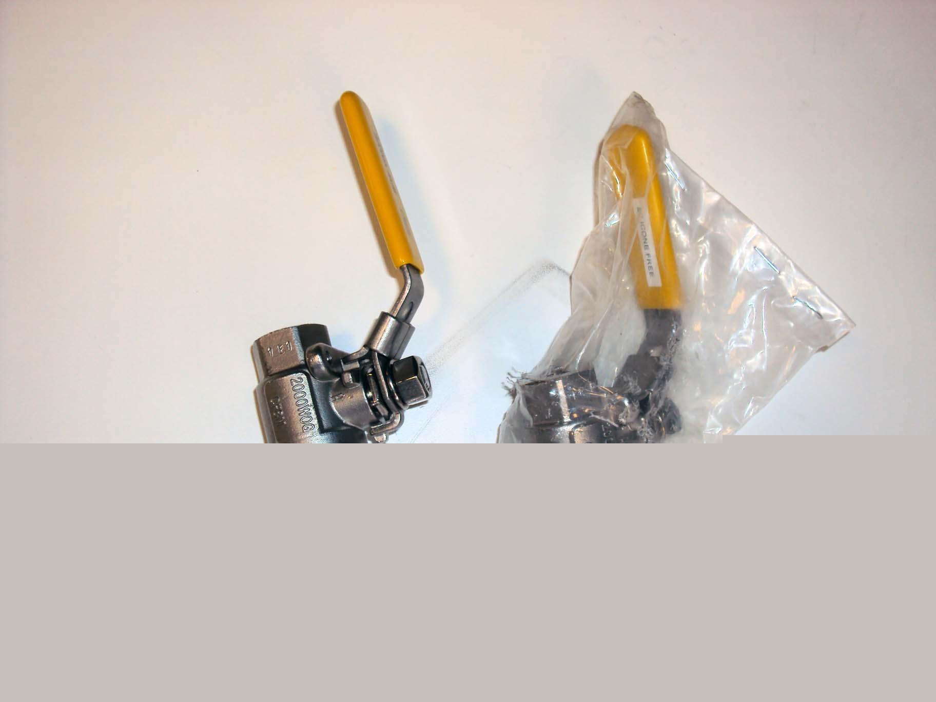 New 2 jfw steel locking ball valves 1/4