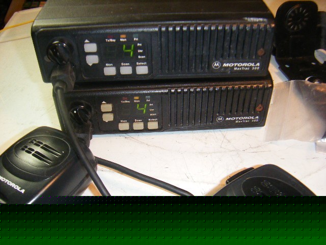 2 motorola max trac 300 40 watt vhf mobile tranceivers