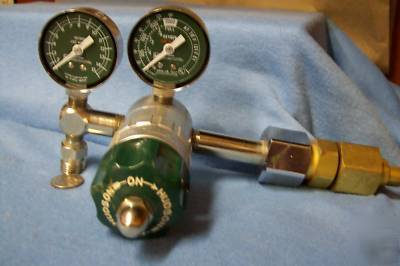 Hudson oxygen therapy regulator 0-15 / used/ very nice