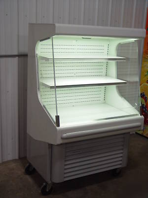 Hussmann open refrigerated merchandiser grab-n-go 40