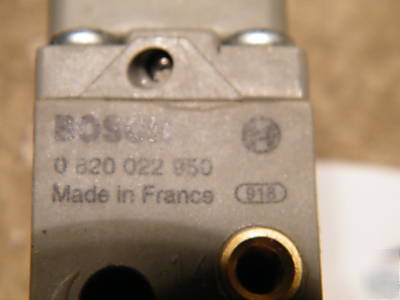 2 used bosch valve 0-820-022-950 2-11 L43 rr