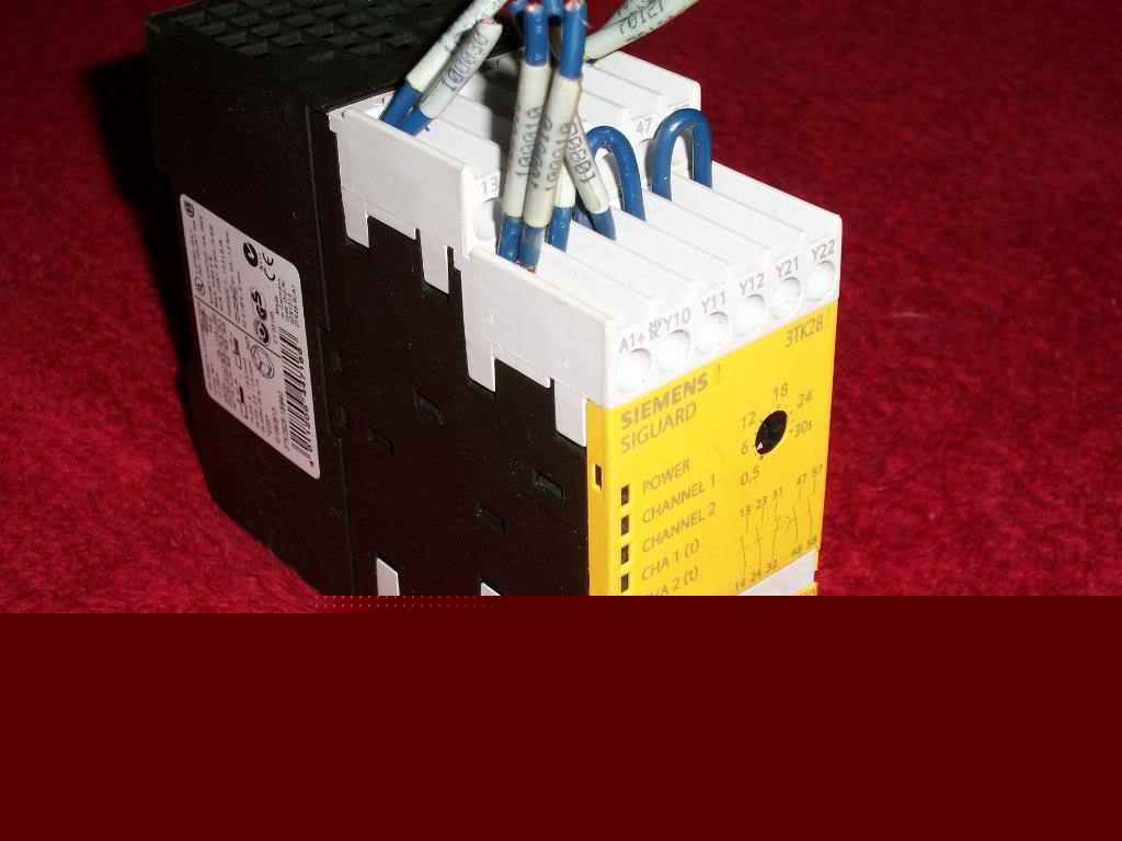 Siemens siguard safety relay 3TK2828-1BB40