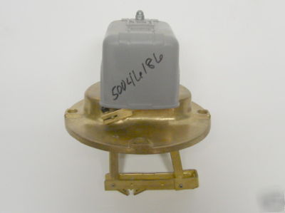 Square d 9037EG8 closed tank float switch 130MM 9037