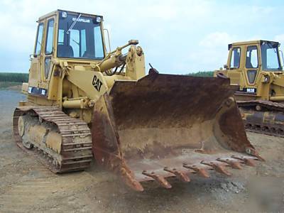 Cat caterpillar 963 trackloader construction machine..