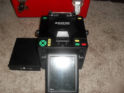 Fusion splicer with core alignment