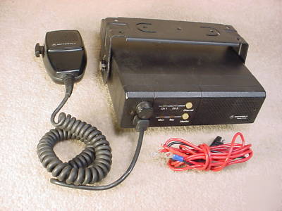 Motorola radius uhf 25 w, 2 ch 438-470 mhz mobile radio