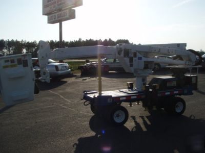 06 skylift with altec AT37-g bucket boom lift must see