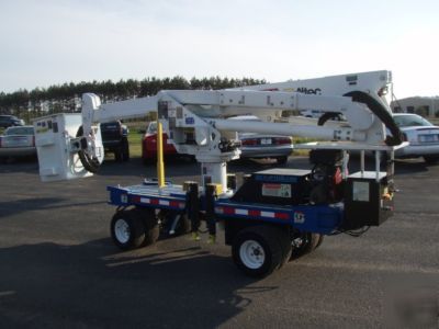 06 skylift with altec AT37-g bucket boom lift must see