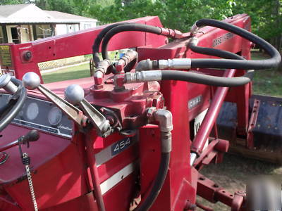 International 454 with case 2200 loader & implements