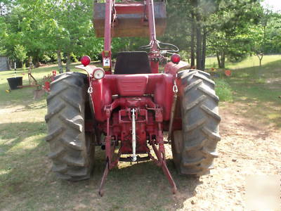 International 454 with case 2200 loader & implements