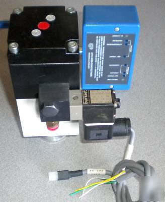 Leybold ag right angle valve w/ 275 mini-convectron