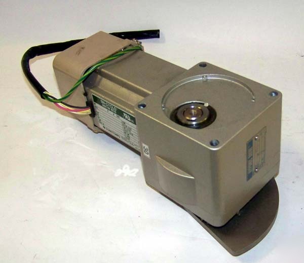 Sumitomo 1/12 hp 1520 rpm 3 ph induction motor w/drive
