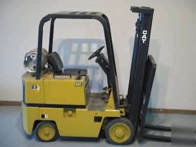 Cat forklift 3,000 lb cushiontire propane no 