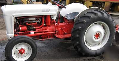 Ford 850 antique tractor 1956 row crop wide front conv