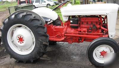 Ford 850 antique tractor 1956 row crop wide front conv